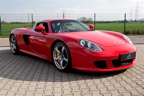 Porsche Carrera GT automobilis