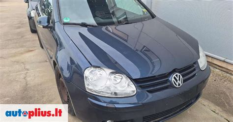 Įvairių automobilių dalių ekspozicija