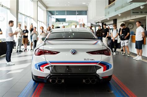 BMW automobilis su M Performance linijomis