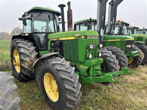 John Deere 8435 traktorius lauke