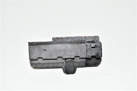 BMW E65 saugiklių dėžė