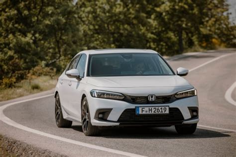 Septintos kartos Honda Civic su hibridine pavara