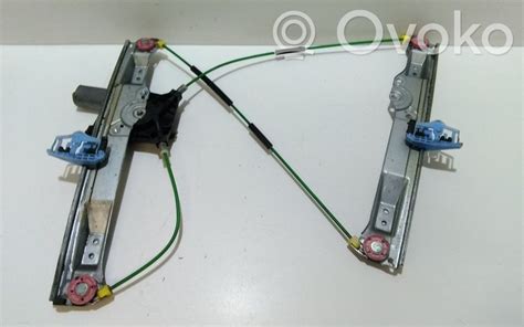 Schematinis automobilio lango pakėlimo mechanizmo pavaizdavimas