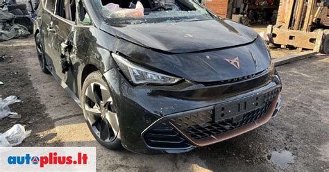 Pakuotės su automobilio dalimis pristatymas