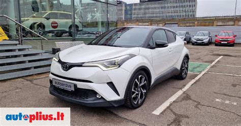 Visureigis įveikiantis bekelės kliūtį