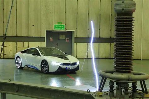 automobilis Faradėjaus narvas