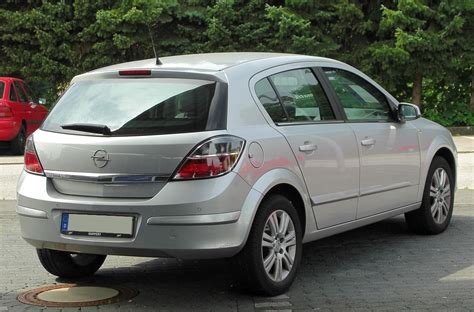 Opel Astra H automobilis