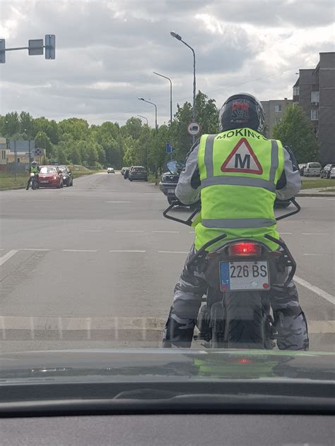 Vairavimo mokyklos mokymo automobiliai