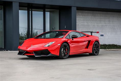 Lamborghini Gallardo interjeras