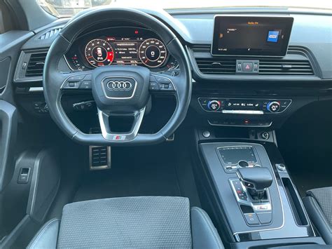 Audi Q5 2.0 TFSI Quattro Tiptr. interjero nuotrauka