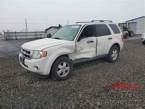Ford Escape 2010 variklio skyrius