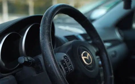 Susidėvėjęs automobilio vairas