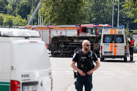 Specialusis transportas su švyturėliais ir garsiniais signalais