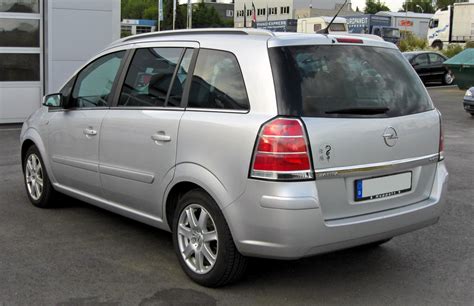 Vaizdas į Opel Zafira B saloną