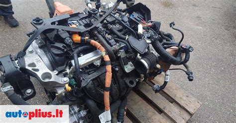 Renault Clio variklio skyrius