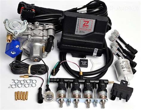 Serviso darbuotojai atlieka dujų įrangos diagnostiką