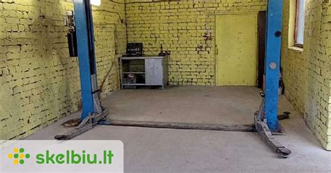 Variklio kėlimas su keltuvu