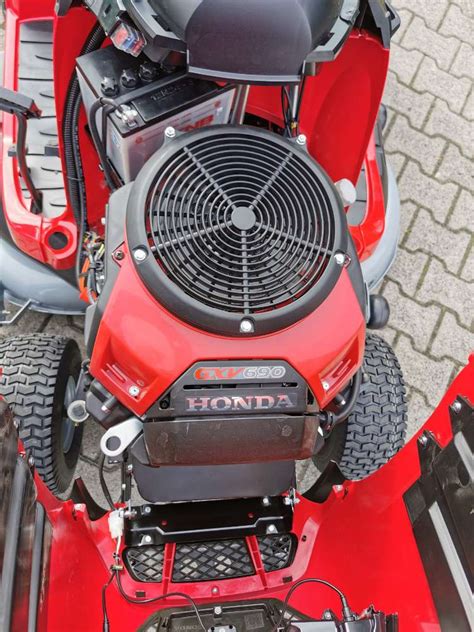 Honda HF 2625 HTE traktoriaus vejapjovės nuotrauka