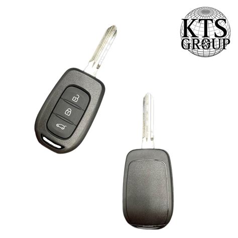 Nuotrauka, lyginanti standartinį Volvo raktelį ir mažesnį raktelį be mygtukų (Key Tag)