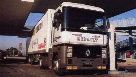 Renault AE 500 Magnum kabina
