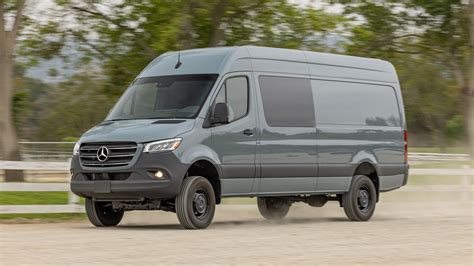 Įvairūs Mercedes-Benz Sprinter kėbulų tipai