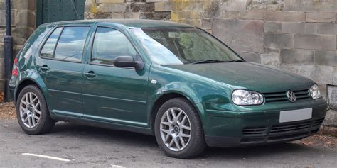 Volkswagen Golf IV automobilio interjeras su kilimėliais