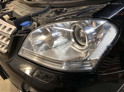 Priekinių žibintų reguliavimas automobiliui