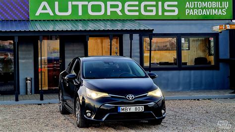Antros kartos Toyota Avensis sedanas