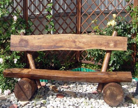 Sodo suoliukas pagamintas iš automobilių padangų