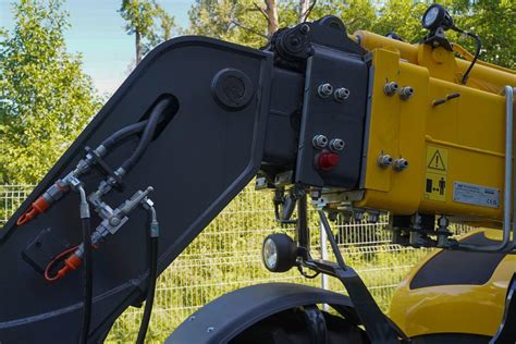 Teleskopinio krautuvo schematinis vaizdas su pagrindinėmis dalimis