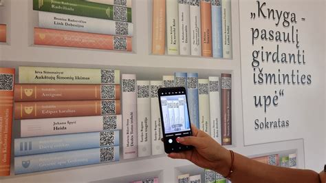 Jaunimo literatūros knygų lentyna