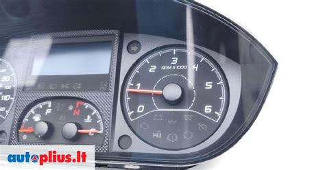 Peugeot prietaisų skydelis su įspėjamaisiais simboliais