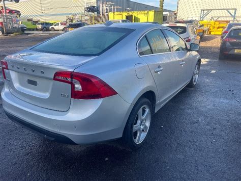 Volvo S60 2010 variklio skyrius