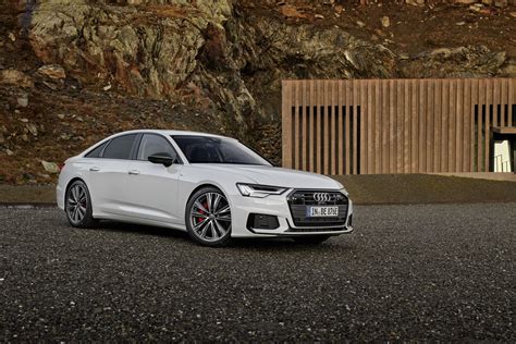 Audi A6 TFSI e priekis