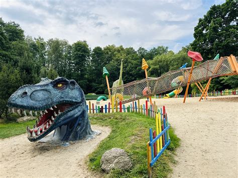 Dinozaurų replikos Dino parke