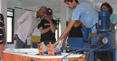 Plastikinių bamperių perdirbimo schema