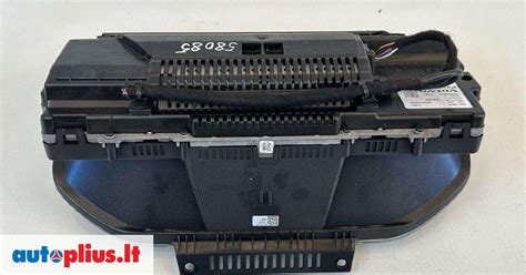 Centrinis Volvo XC90 prietaisų skydelis su klimato kontrolės meniu