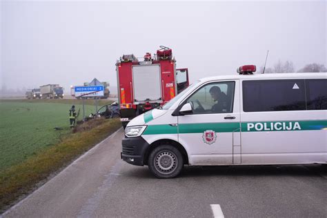 Vairuotojas su policininku užsienyje