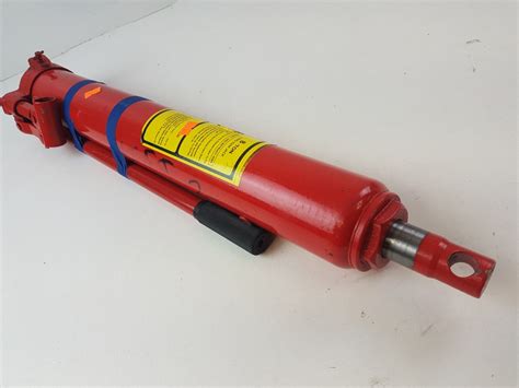 Nuotrauka pneumatinio hidraulinio ašies keltuvo