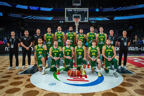 Kauno Žalgirio komanda su LKL taurėmis