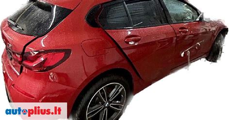 Automobilių detalių, paveiktų UV spindulių, pavyzdys