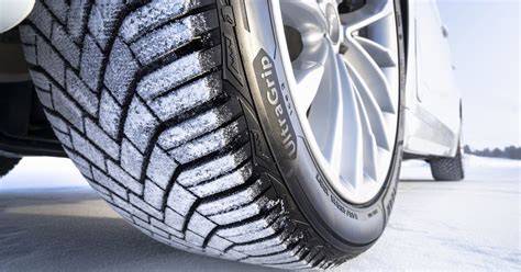 žiemos padangos su sniegu