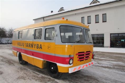 Restauruojamas KAG-3 autobusas