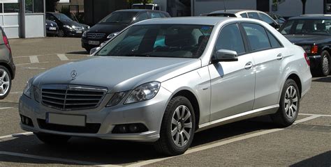 Variklio skyriaus nuotrauka Mercedes-Benz E 200 CDI