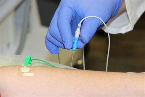 Adatinis elektrodas, naudojamas EMG tyrime