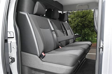 Snoeks Crew Cab pertvara su sėdynėmis