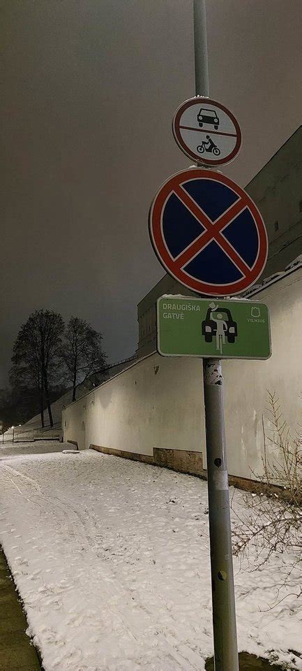 Simbolinė nuotrauka su saugia stovėjimo aikštele