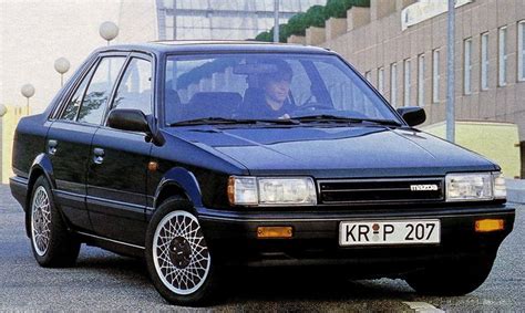 Mazda 323 kėbulo detalės