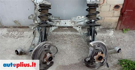 BMW 3 GT iš priekio ir šono