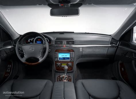 Mercedes-Benz S-Class W220 interjeras